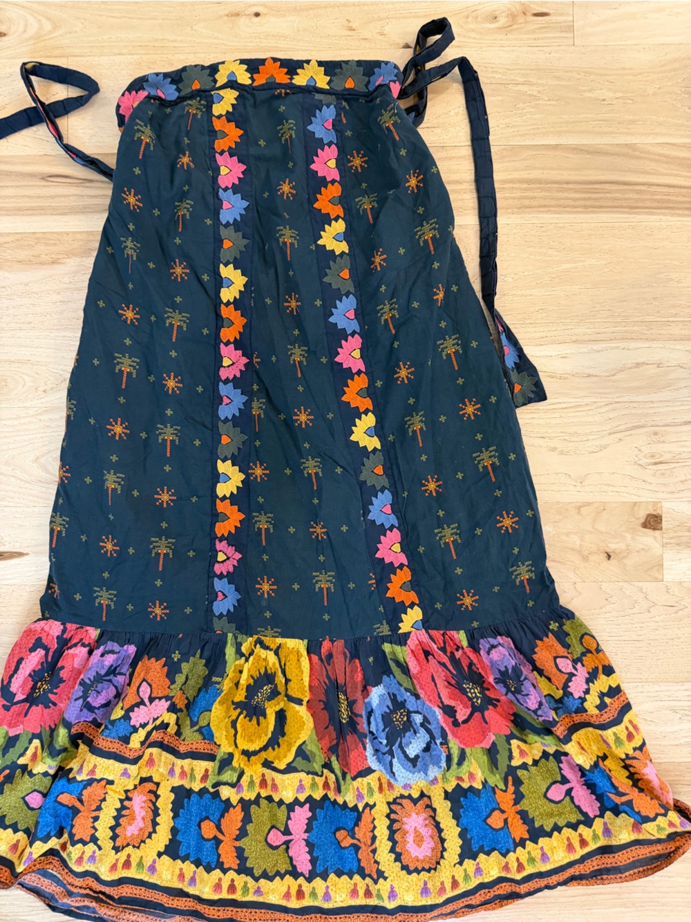 Farm Rio dress size large - Picture 2 of 6